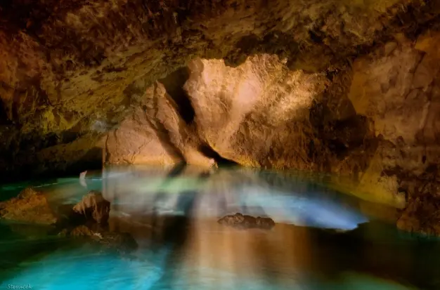 Bozkovské dolomitové jeskyně